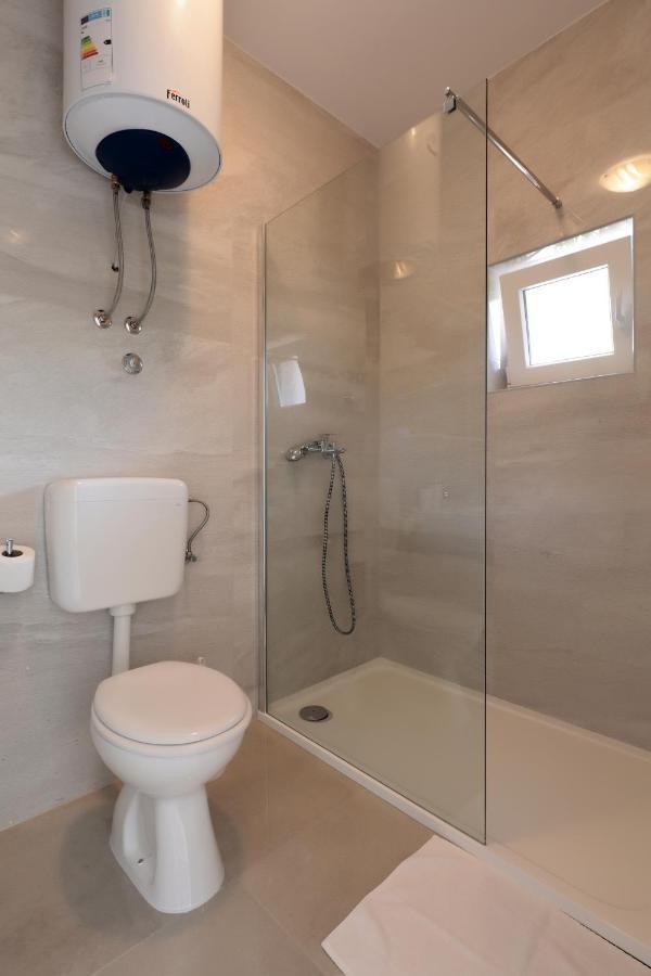 Apartments Lola Novalja Ngoại thất bức ảnh