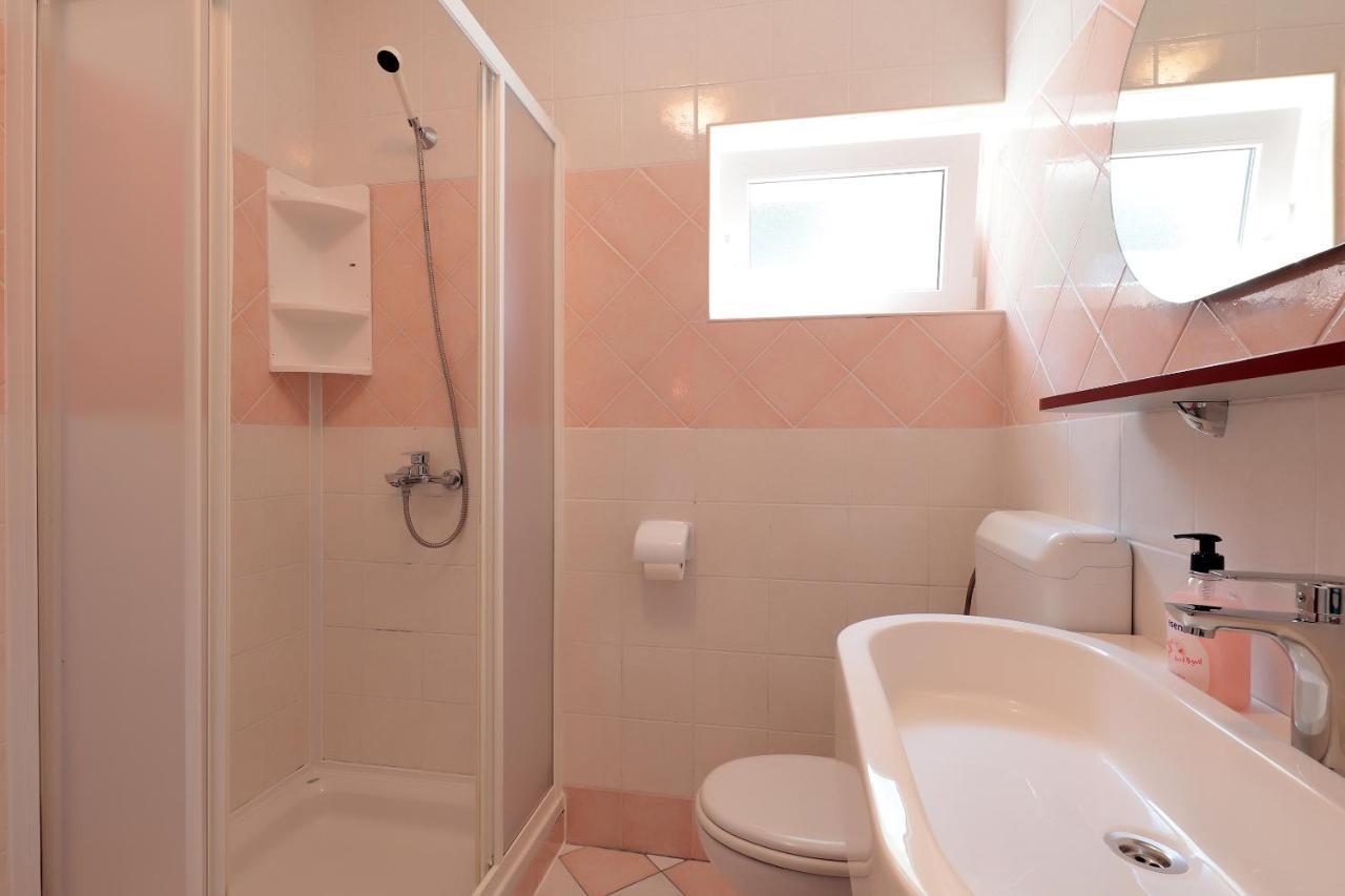 Apartments Lola Novalja Ngoại thất bức ảnh