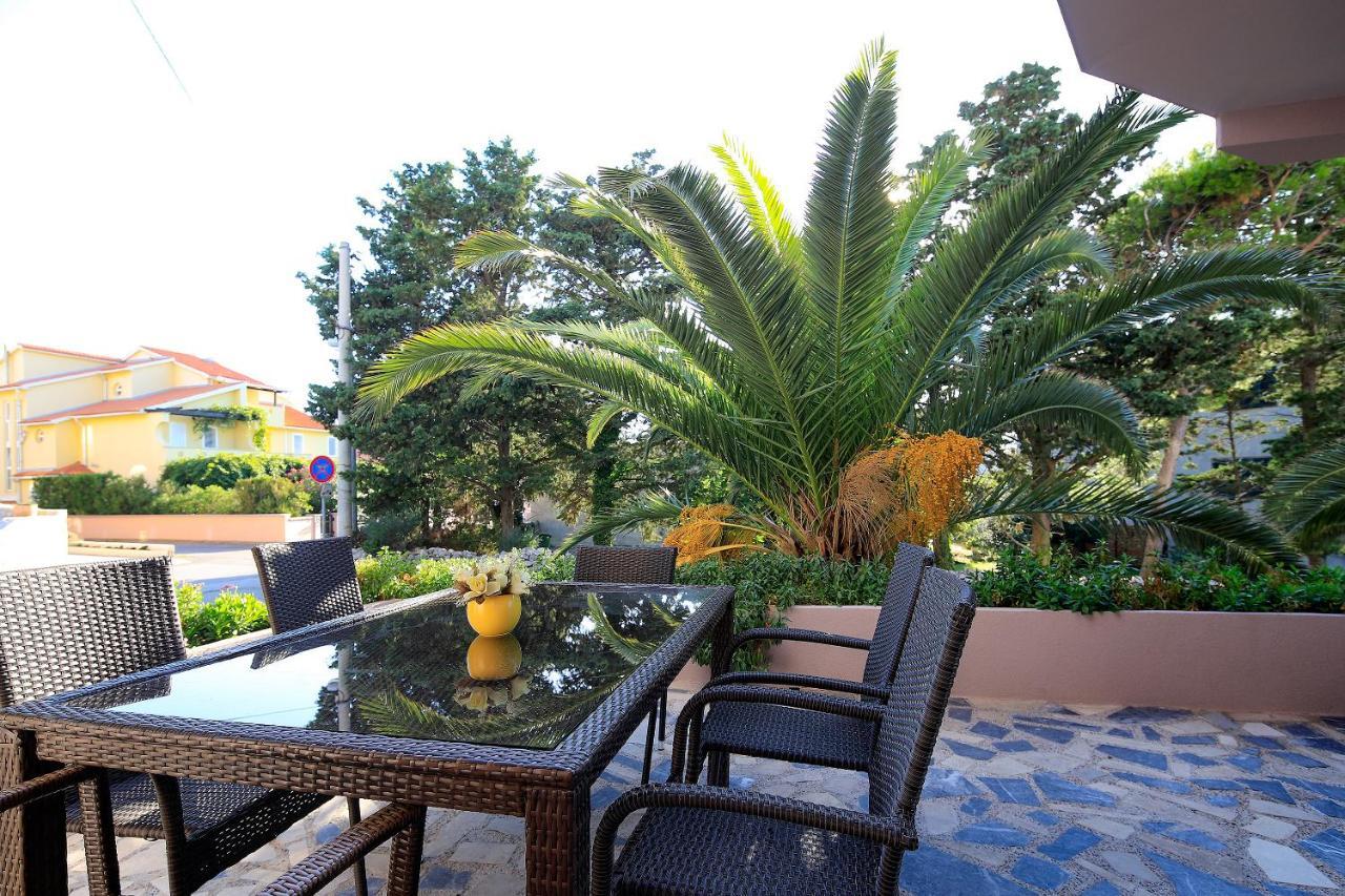 Apartments Lola Novalja Ngoại thất bức ảnh