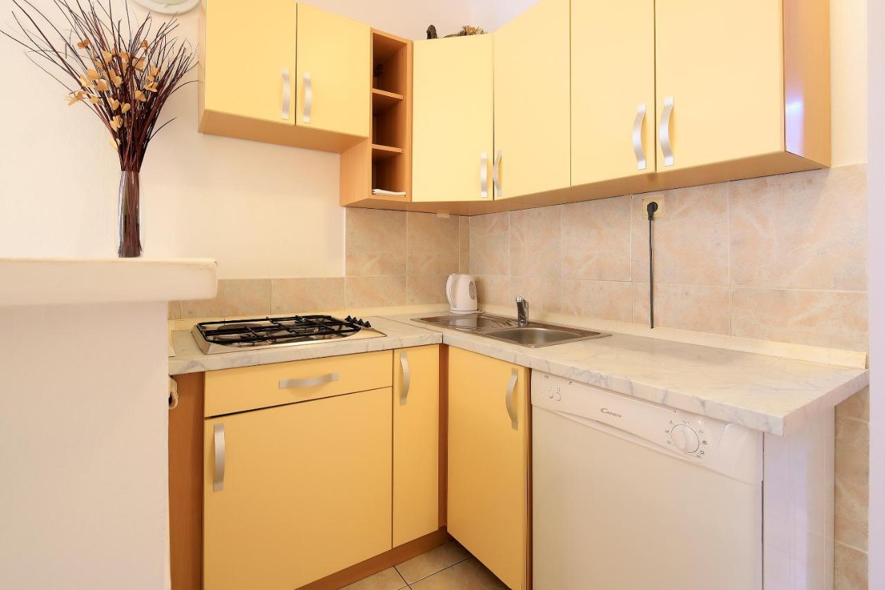 Apartments Lola Novalja Ngoại thất bức ảnh